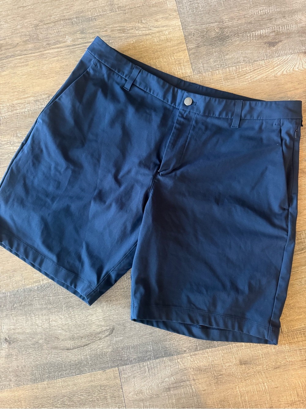 Men Navy Lululemon Performance shorts 38